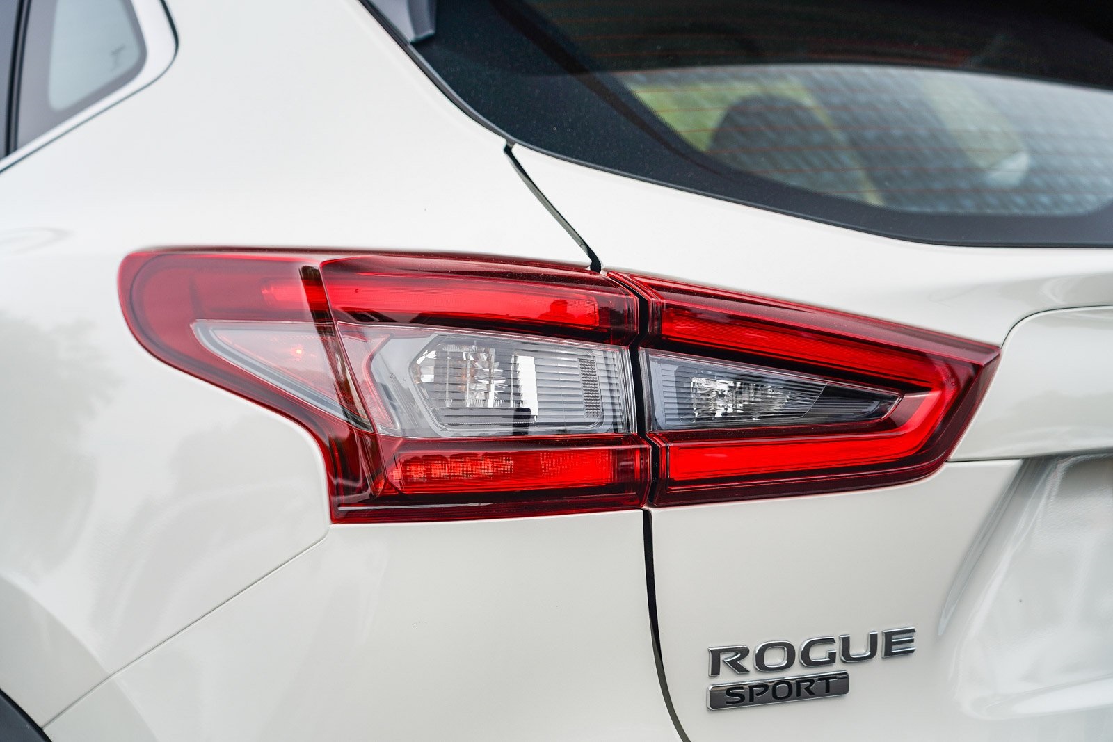 2022 Nissan Rogue Sport SL photo 6