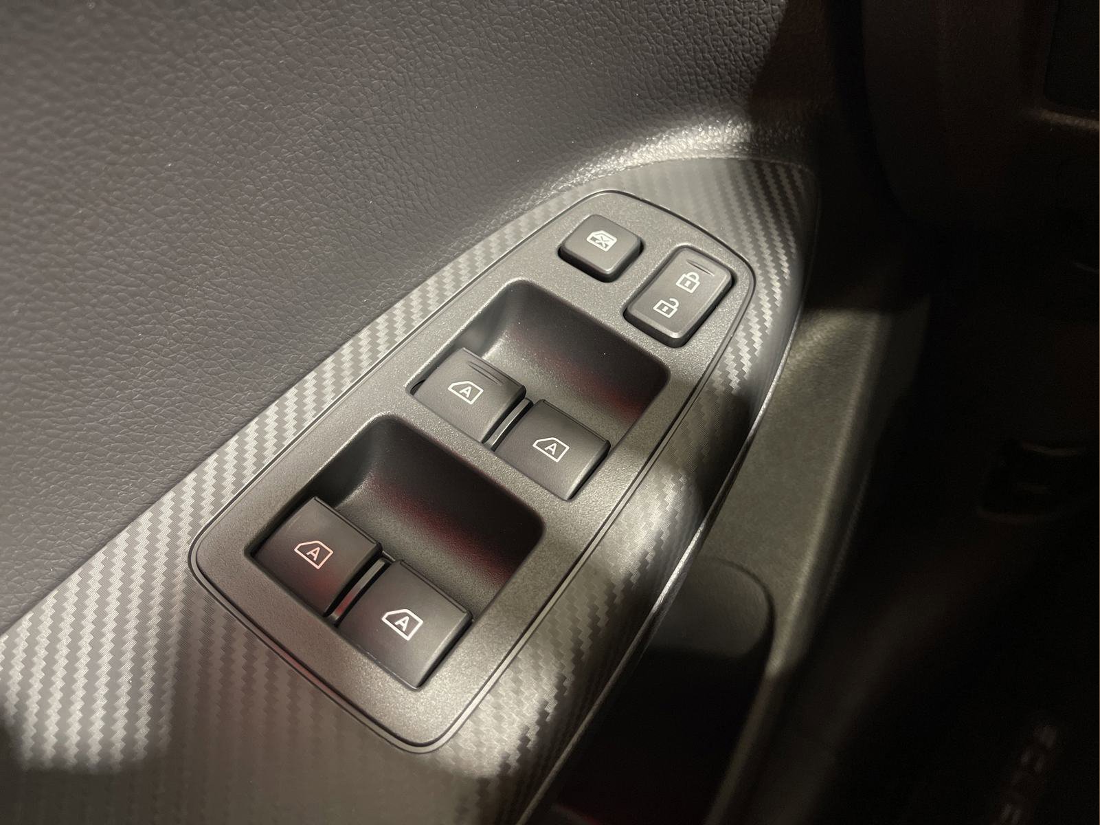 2025 Mitsubishi Eclipse Cross SEL photo 16