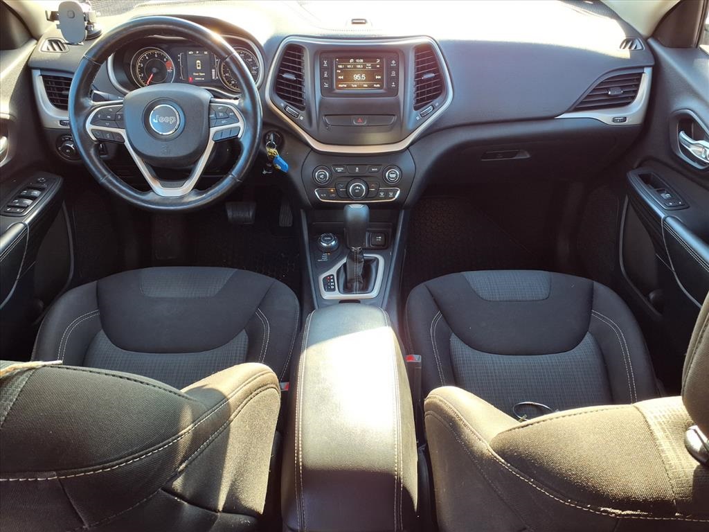 2016 Jeep Cherokee Latitude photo 4