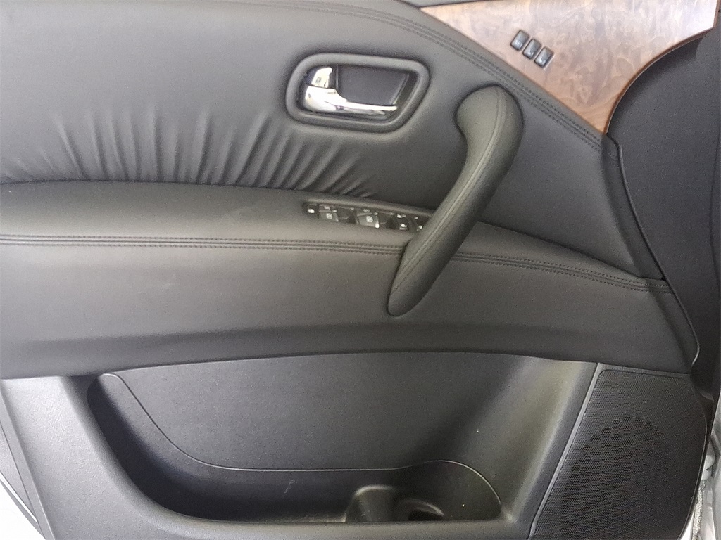 2024 Nissan Armada SL photo 14