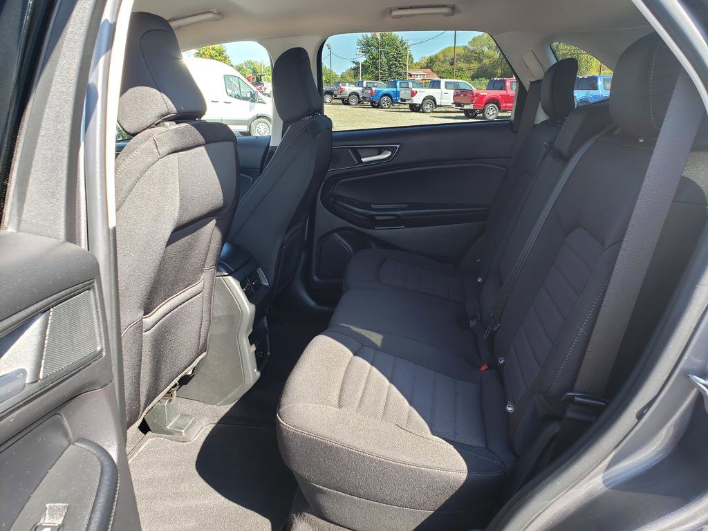 2022 Ford Edge SE photo 10