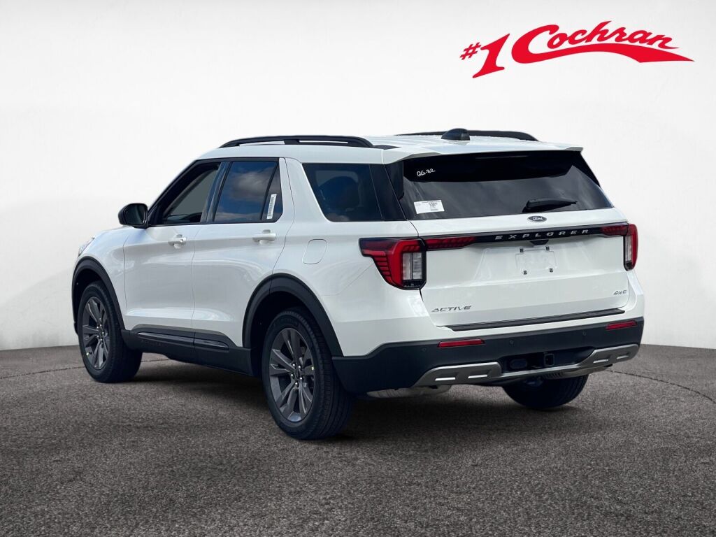 2026 Ford Explorer photo 4