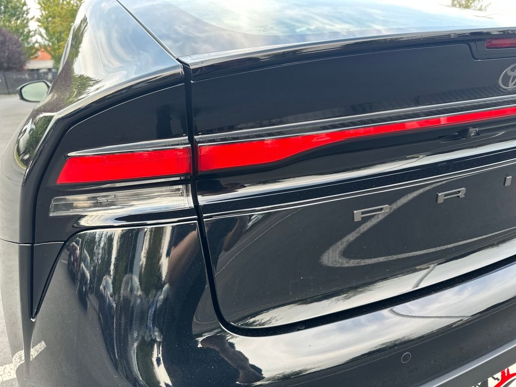 2026 Toyota Prius LE photo 10