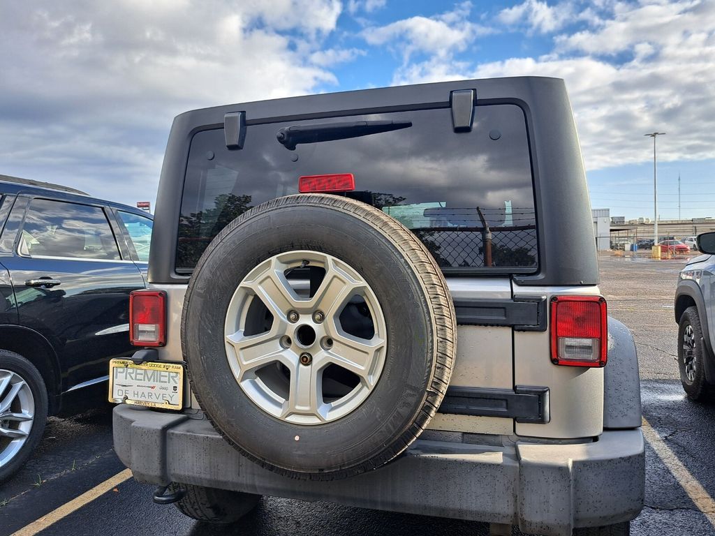 2018 Jeep Wrangler Unlimited Sport photo 4