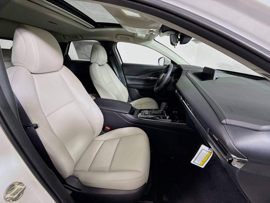 2025 Mazda CX-30 2.5 S Preferred photo 26