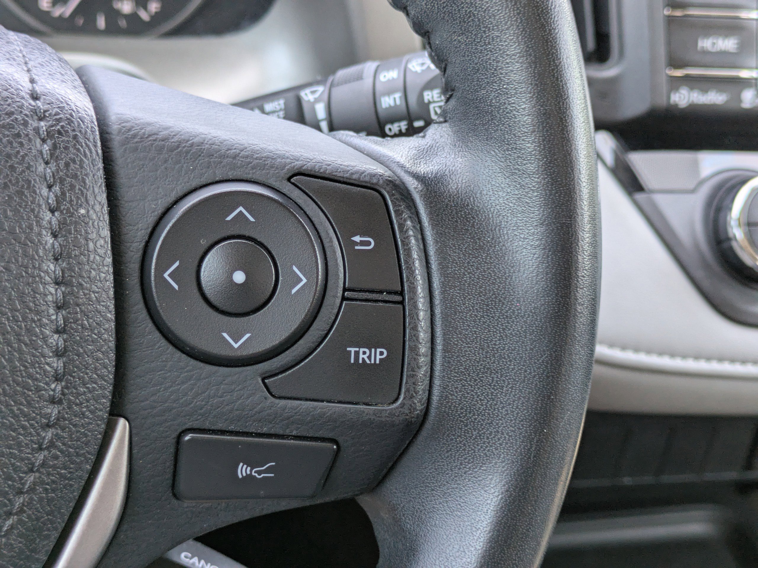 2018 Toyota RAV4 XLE photo 26