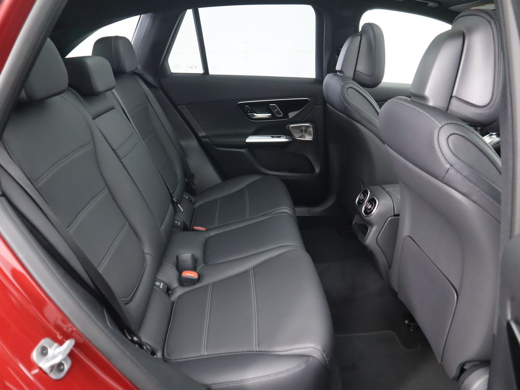 2026 Mercedes Benz GLC 300 photo 23