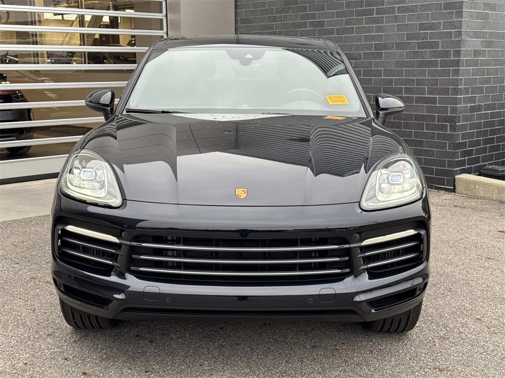 2023 Porsche Cayenne Platinum Edition photo 2