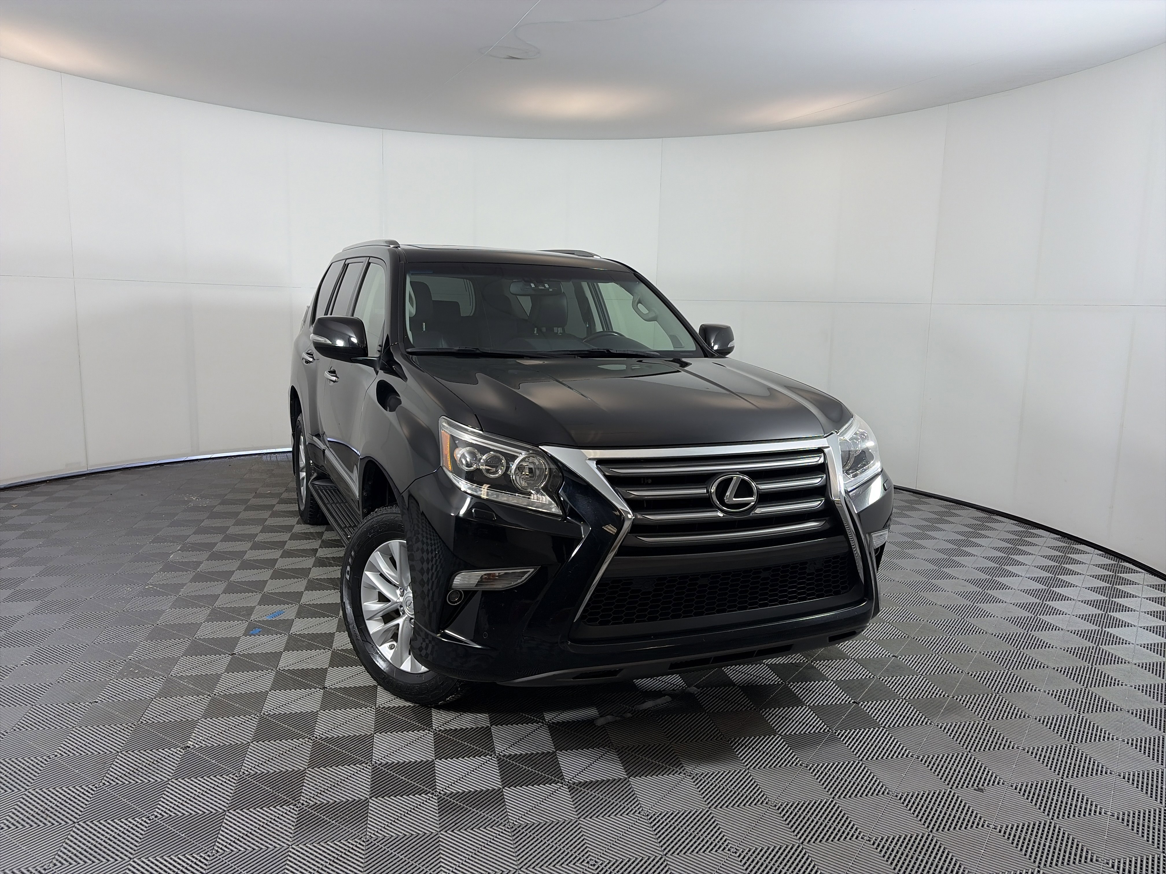 2016 Lexus GX Base's photo