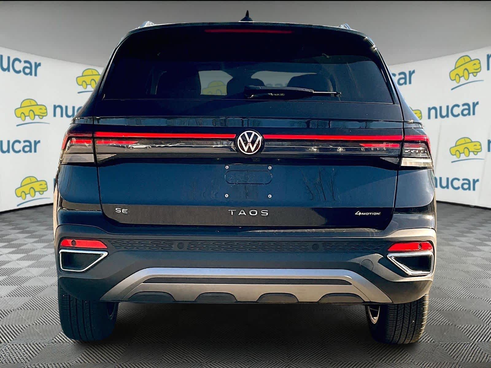 2025 Volkswagen Taos SE photo 3
