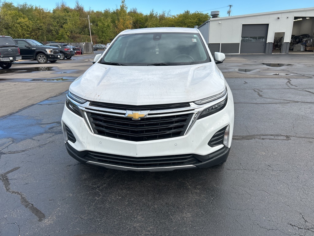 2022 Chevrolet Equinox LT photo 2