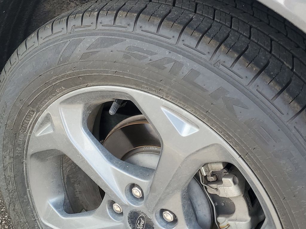 2023 Ford Escape ST-Line photo 4