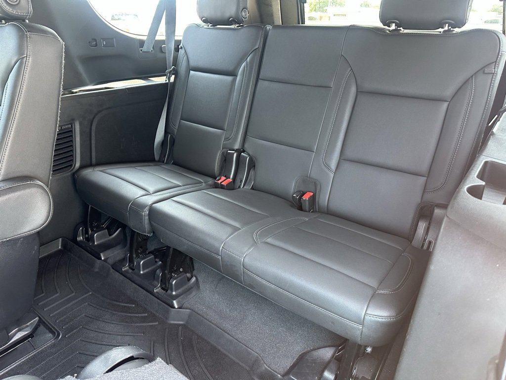 2022 Chevrolet Suburban Z71 photo 13