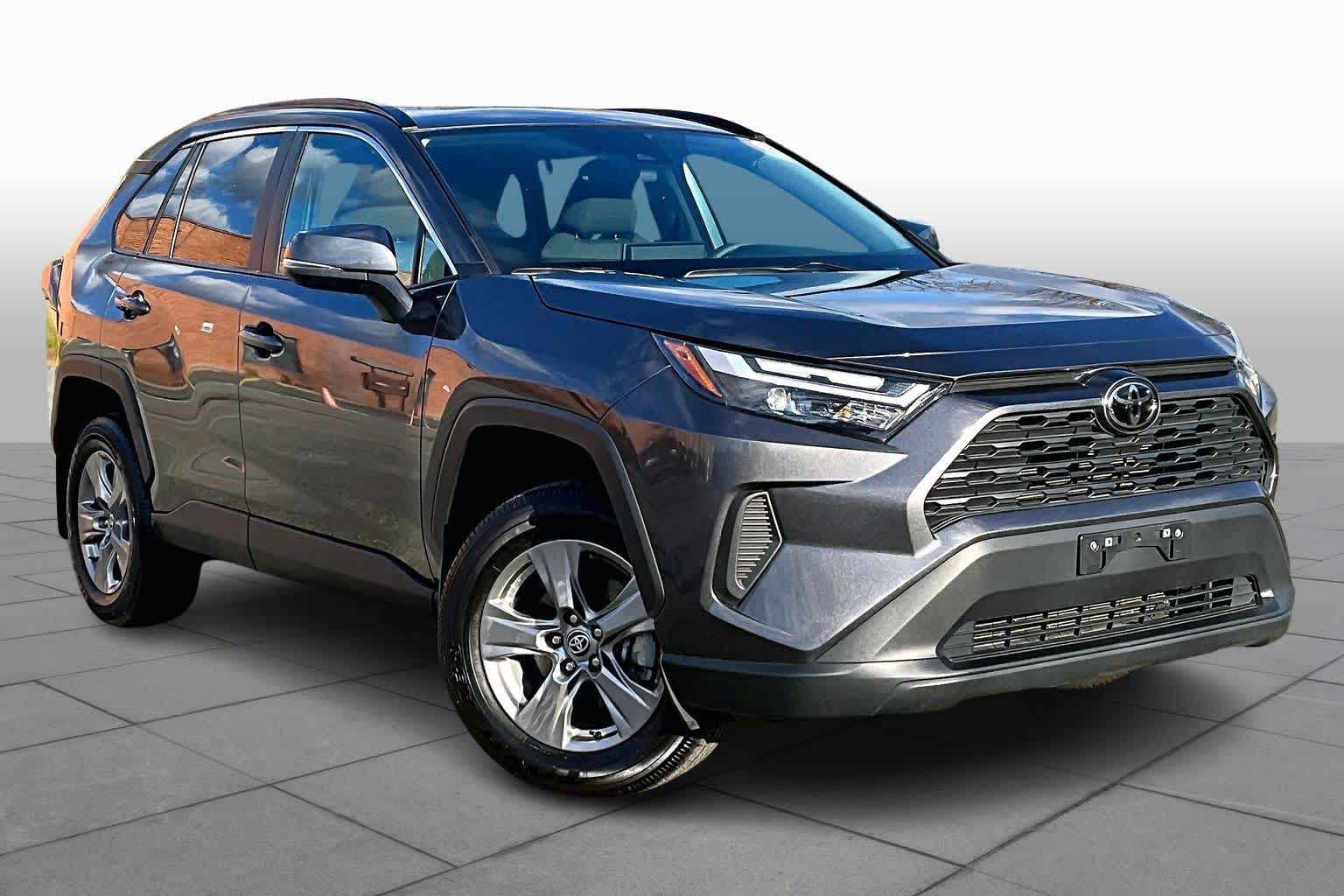 2024 Toyota RAV4 XLE SE photo 2