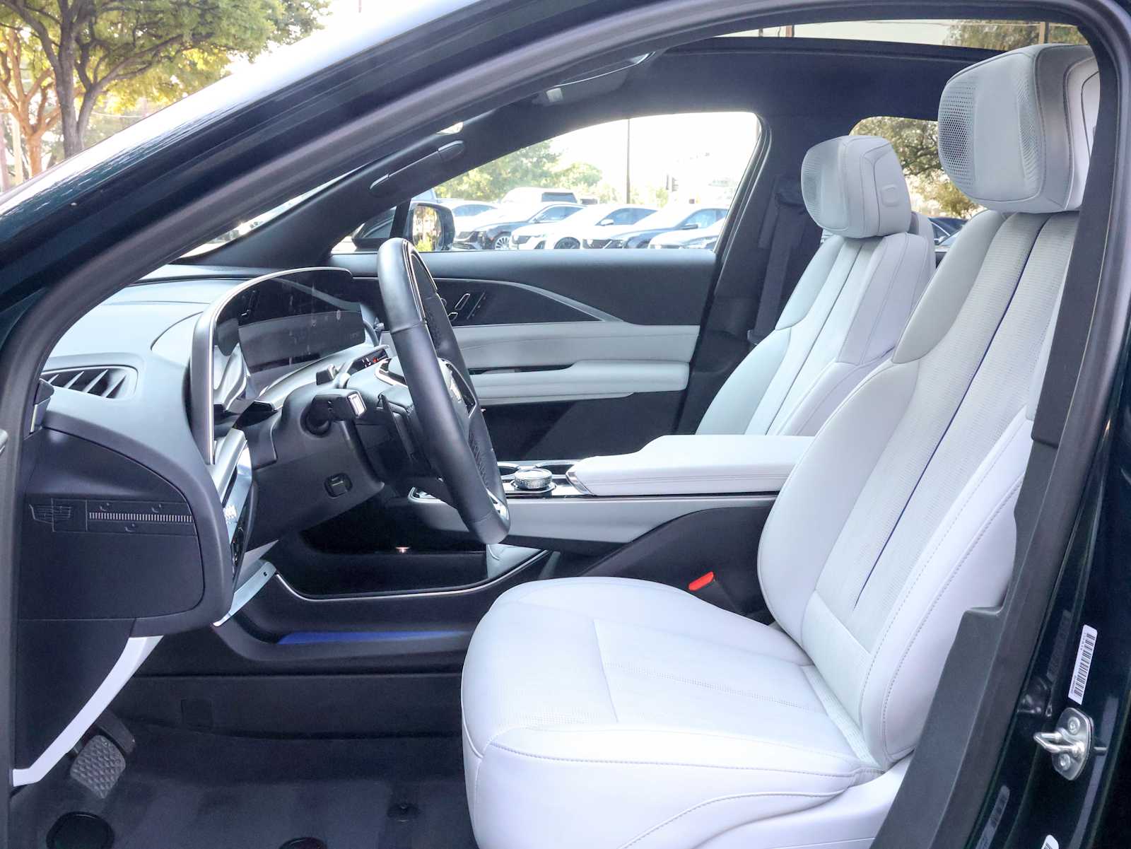 2024 Cadillac Lyriq Sport photo 9
