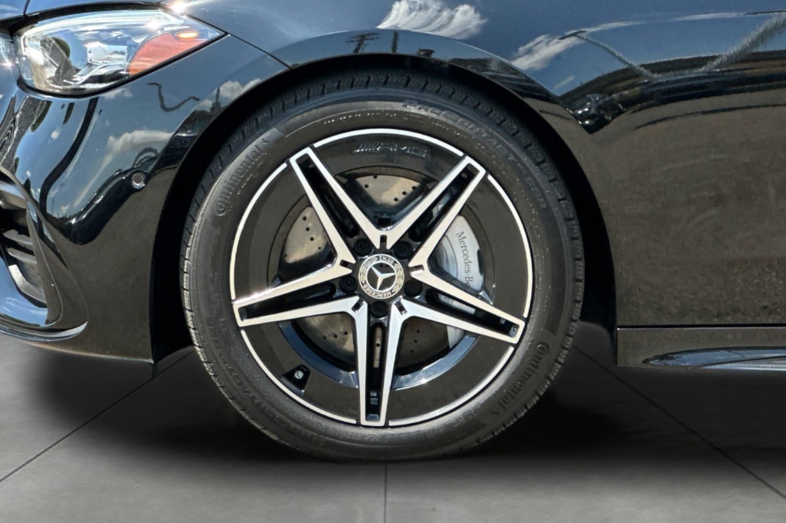 2025 Mercedes Benz C 300 photo 4