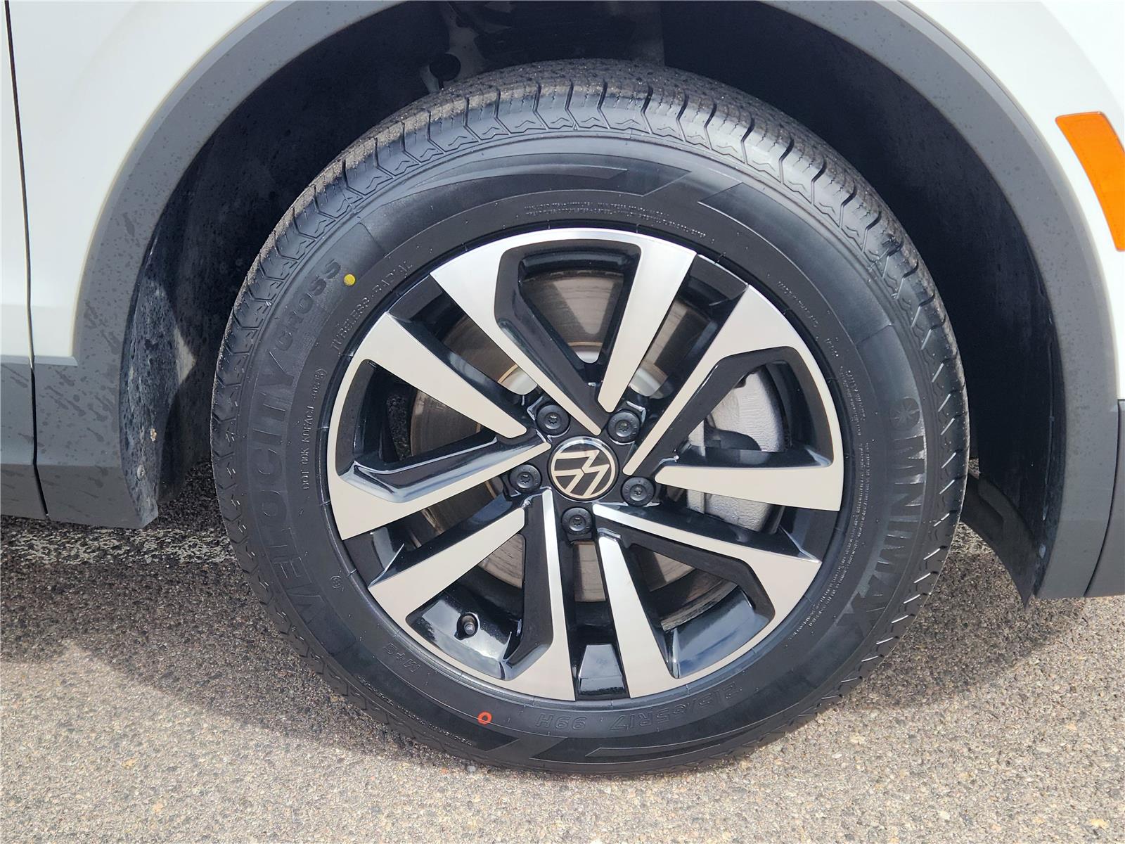 2022 Volkswagen Tiguan S photo 14
