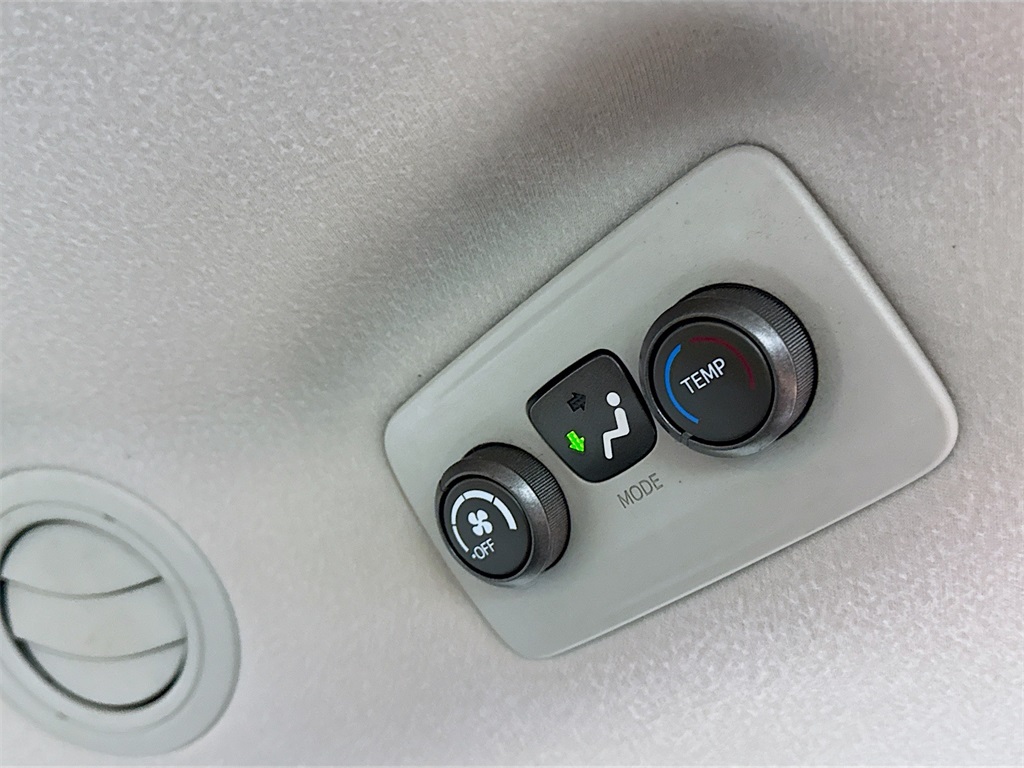 2011 Toyota Sienna LE photo 22