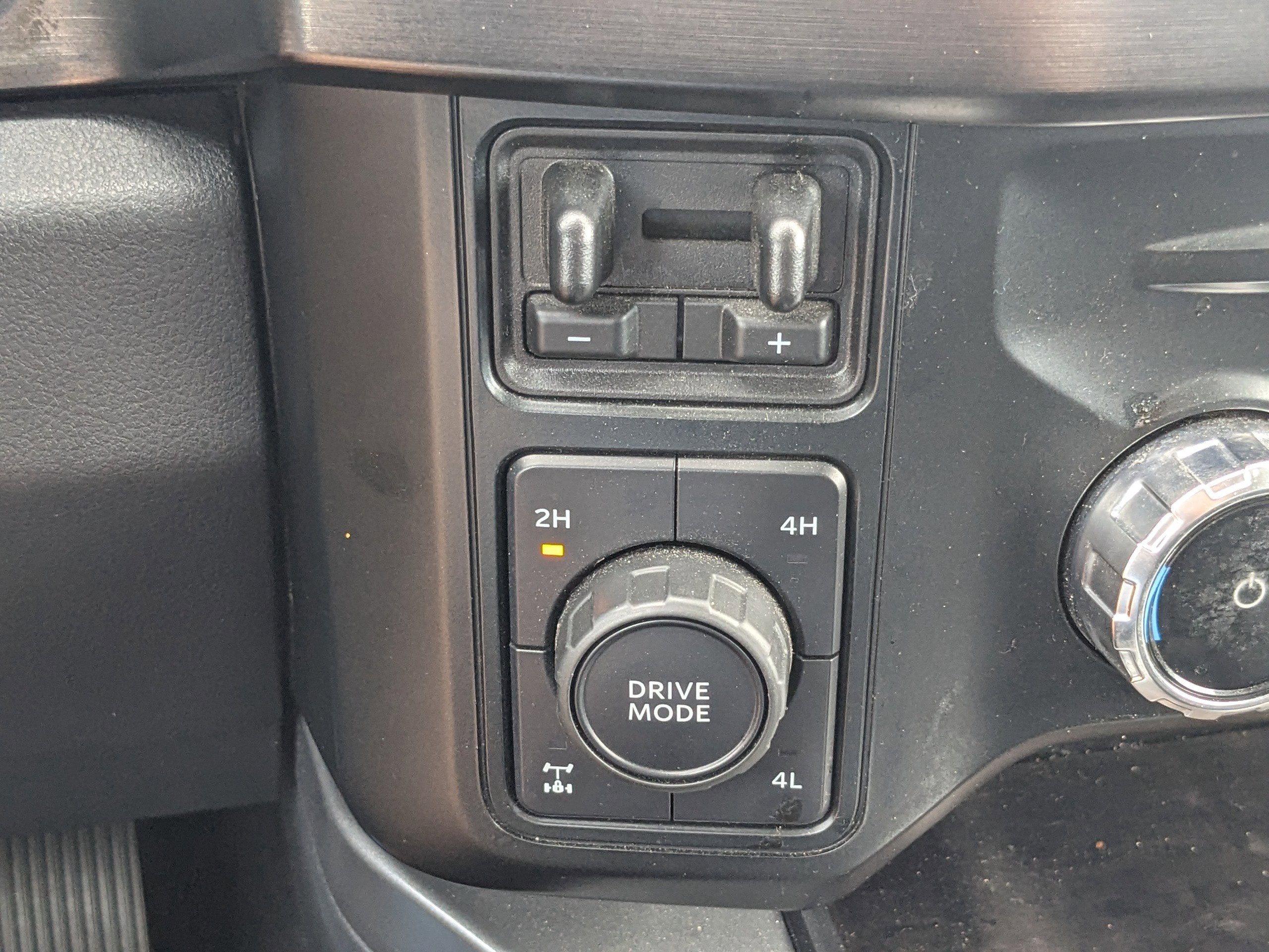 2023 Ford F-250 Lariat photo 24