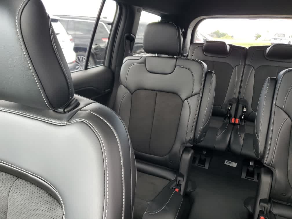 2025 Jeep Grand Cherokee Altitude X photo 13