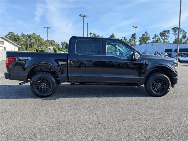 2025 Ford F-150 XLT photo 2