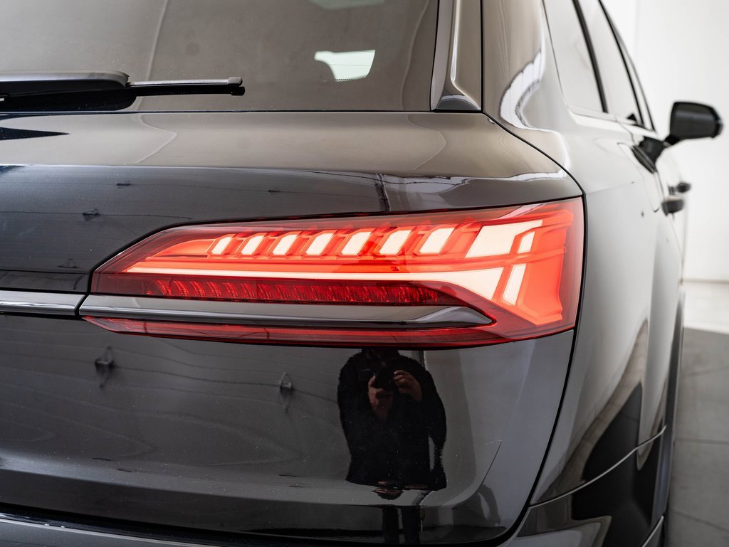 2025 Audi Q7 55 Premium Plus photo 3