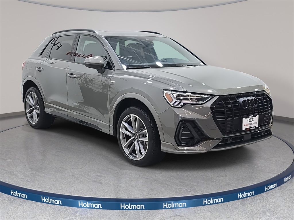 2024 Audi Q3 S line Premium Plus photo 3