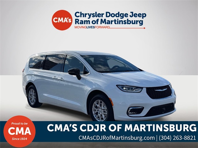 2026 Chrysler Pacifica Select's photo