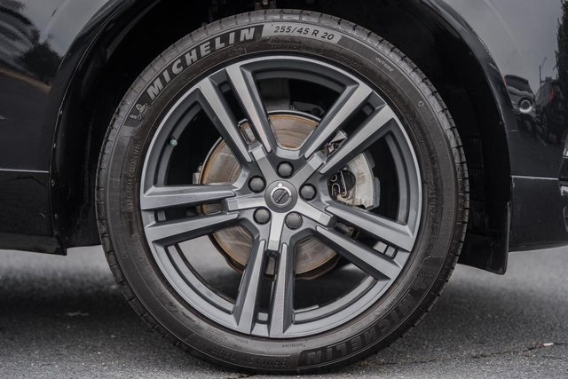 2019 Volvo XC60 T5 Momentum photo 17