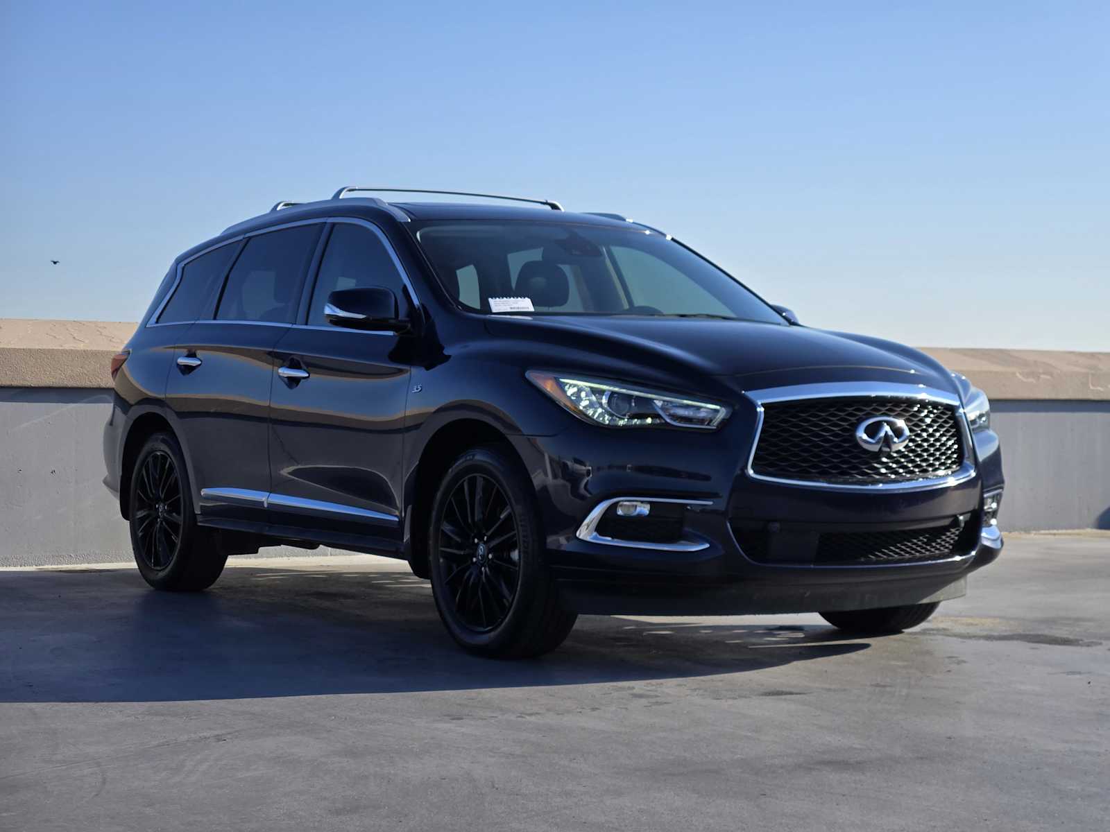 2020 Infiniti QX60 Luxe photo 3