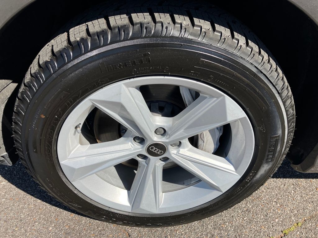 2021 Audi Q7 45 Premium photo 14
