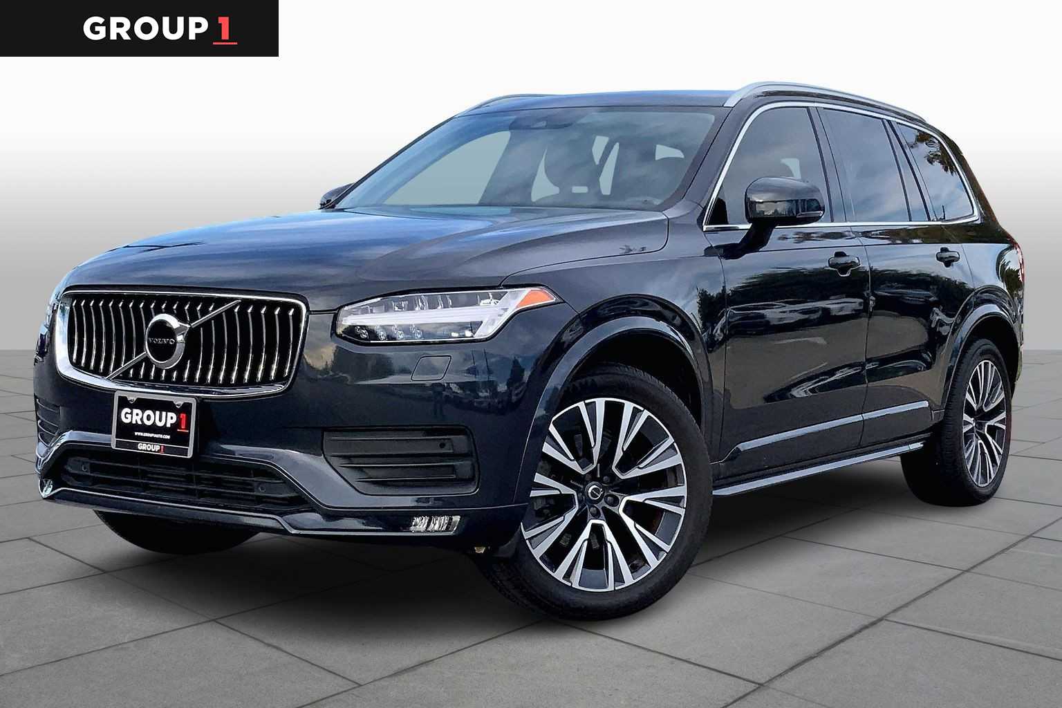 2021 Volvo XC90 Momentum's photo