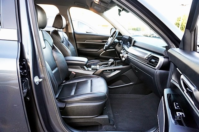 2024 Kia Telluride LX photo 7