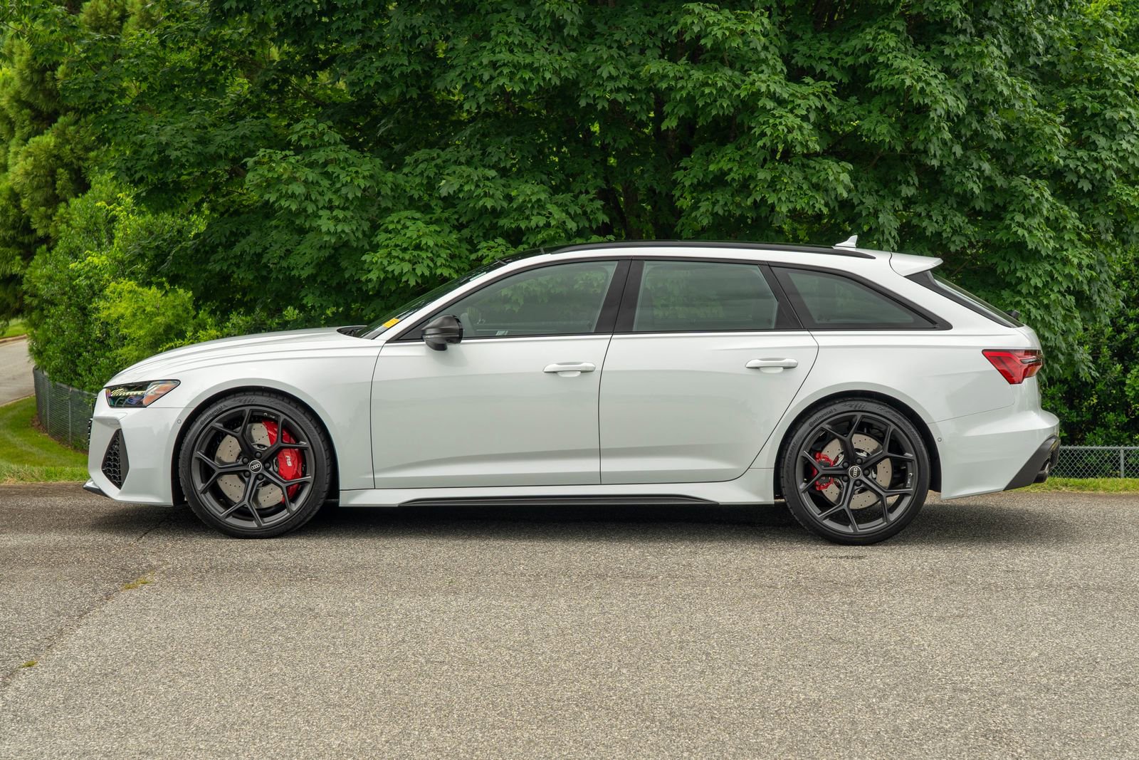 2024 Audi RS 6 Avant Performance photo 3