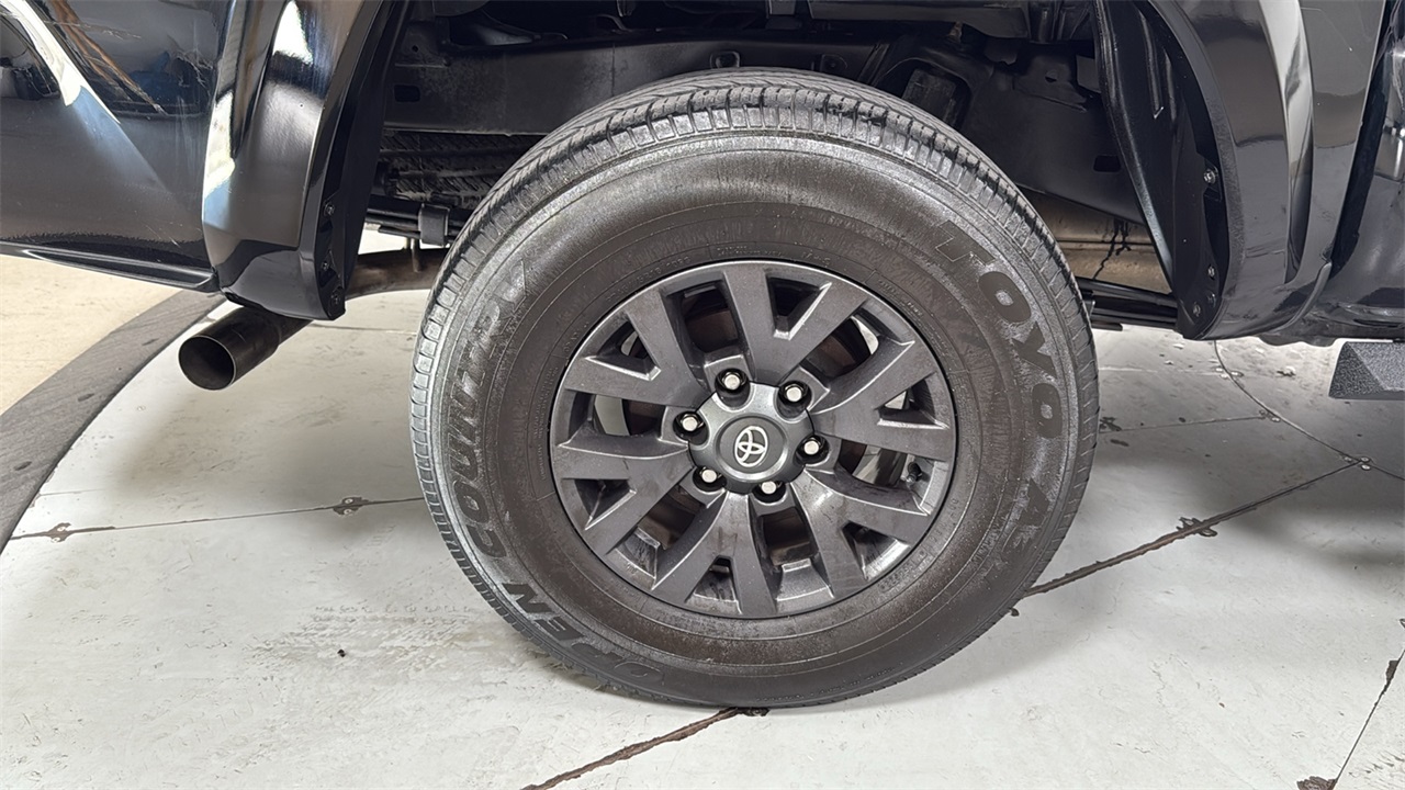 2022 Toyota Tacoma SR5 photo 22