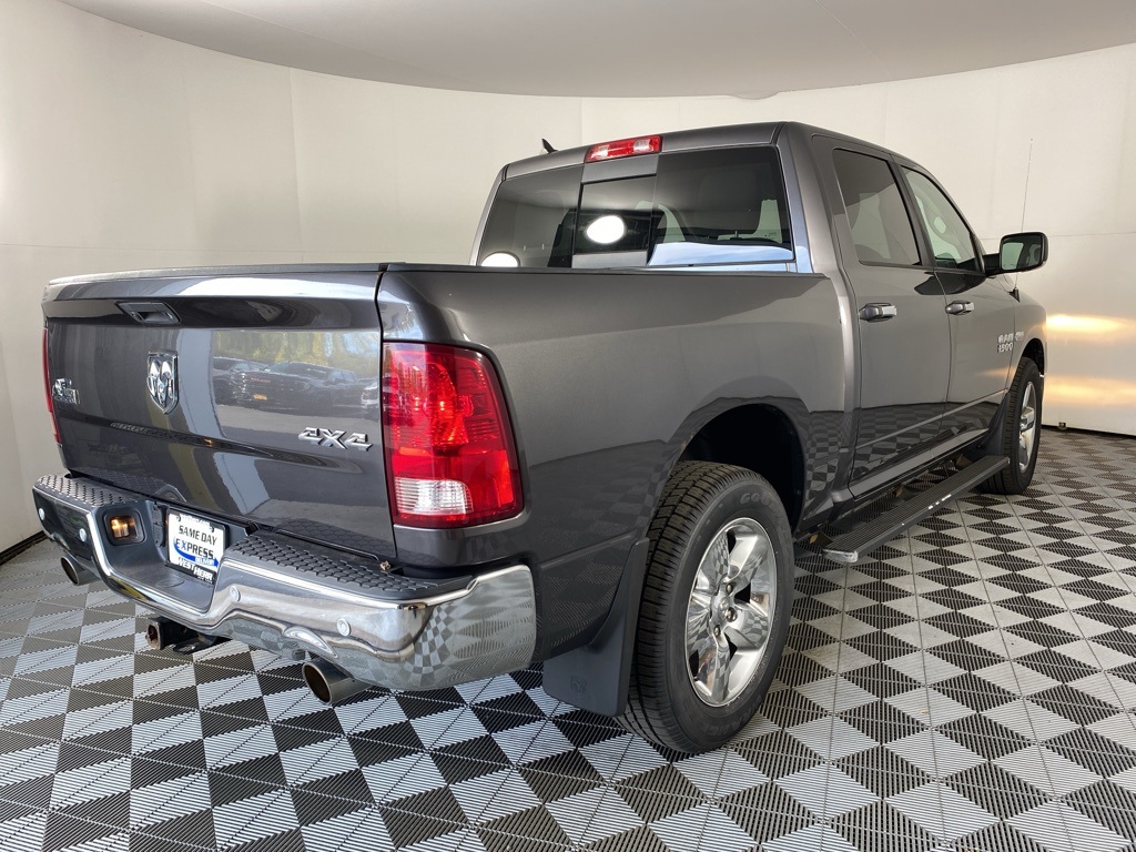 2015 Ram 1500 Big Horn photo 3
