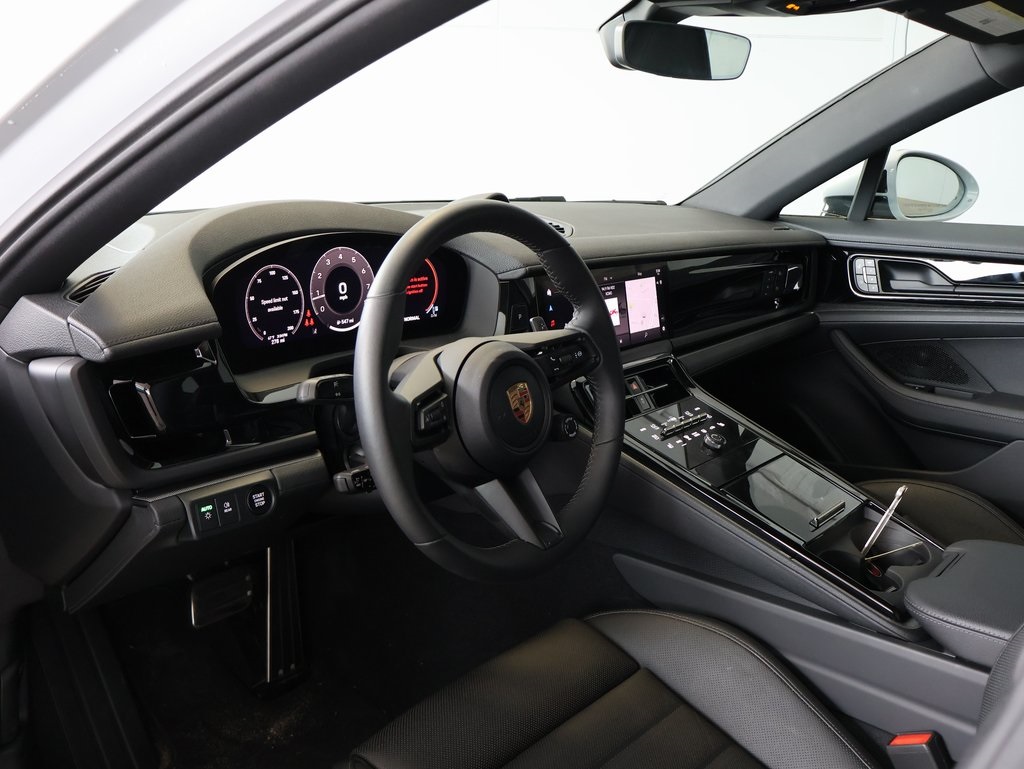 2024 Porsche Panamera 4 photo 4