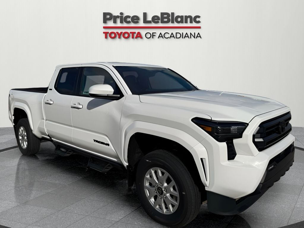 2024 Toyota Tacoma SR5's photo