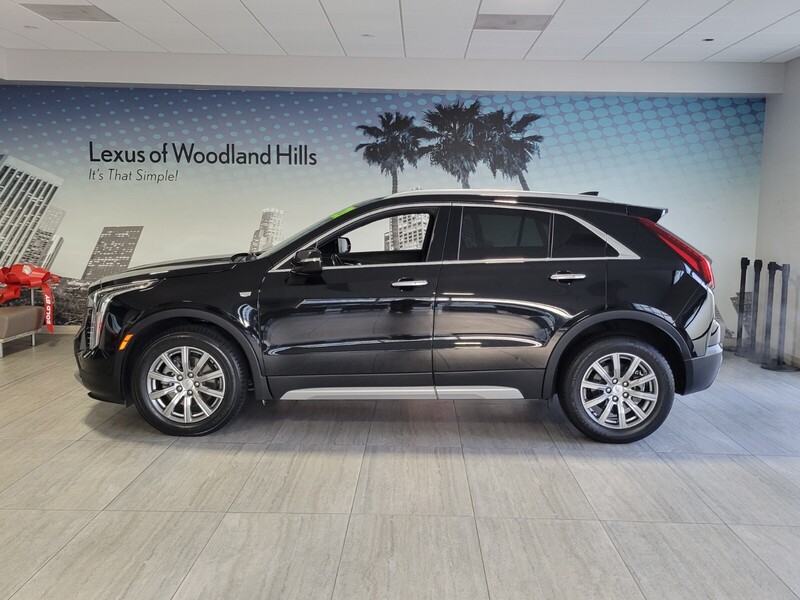 2021 Cadillac XT4 Premium Luxury photo 2