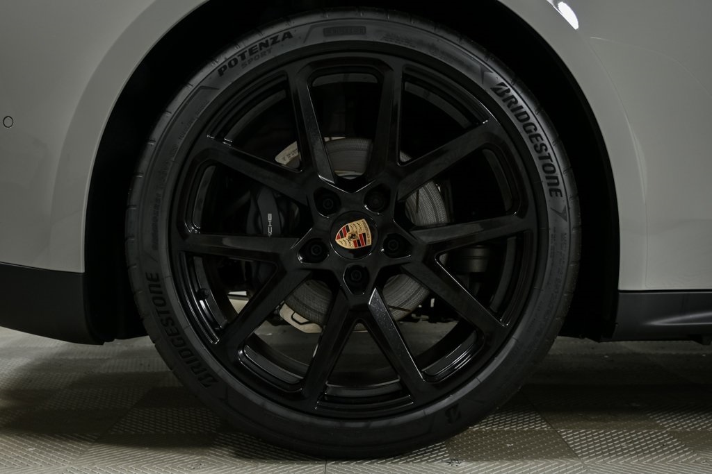 2025 Porsche Panamera Base photo 34