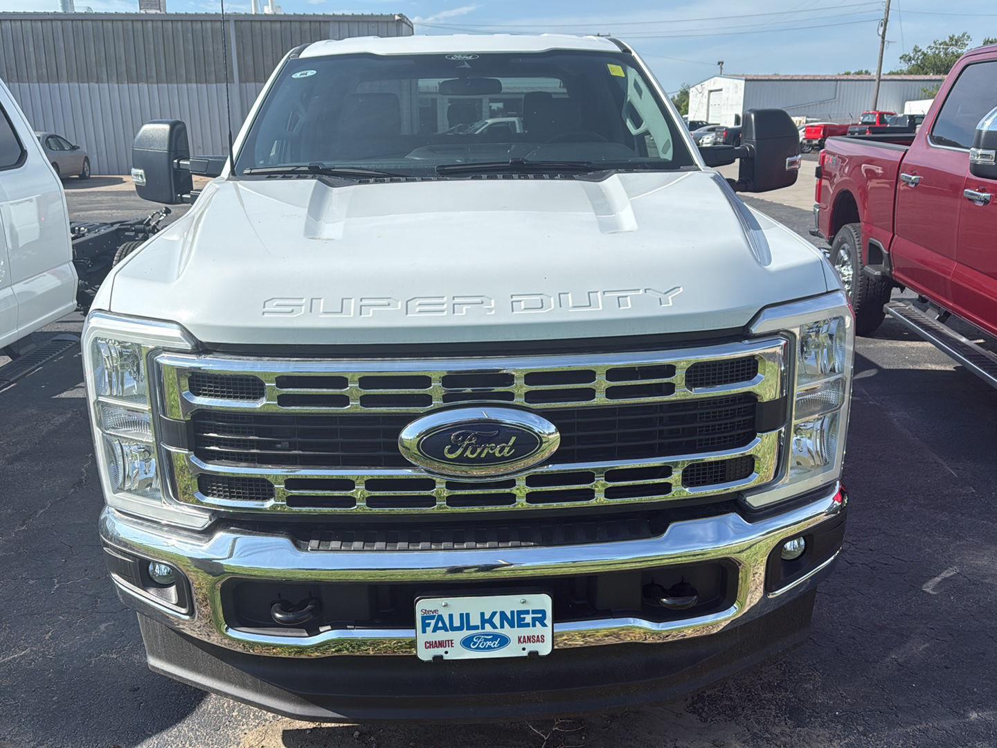 2025 Ford F-250 XLT photo 3