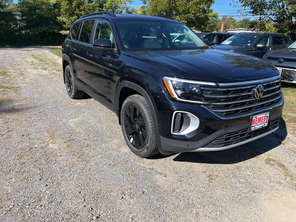 2026 Volkswagen Atlas SE Technology photo 3