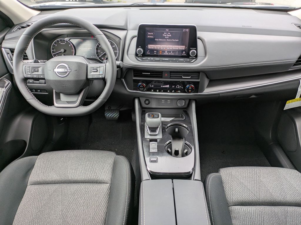 2026 Nissan Rogue SV photo 12