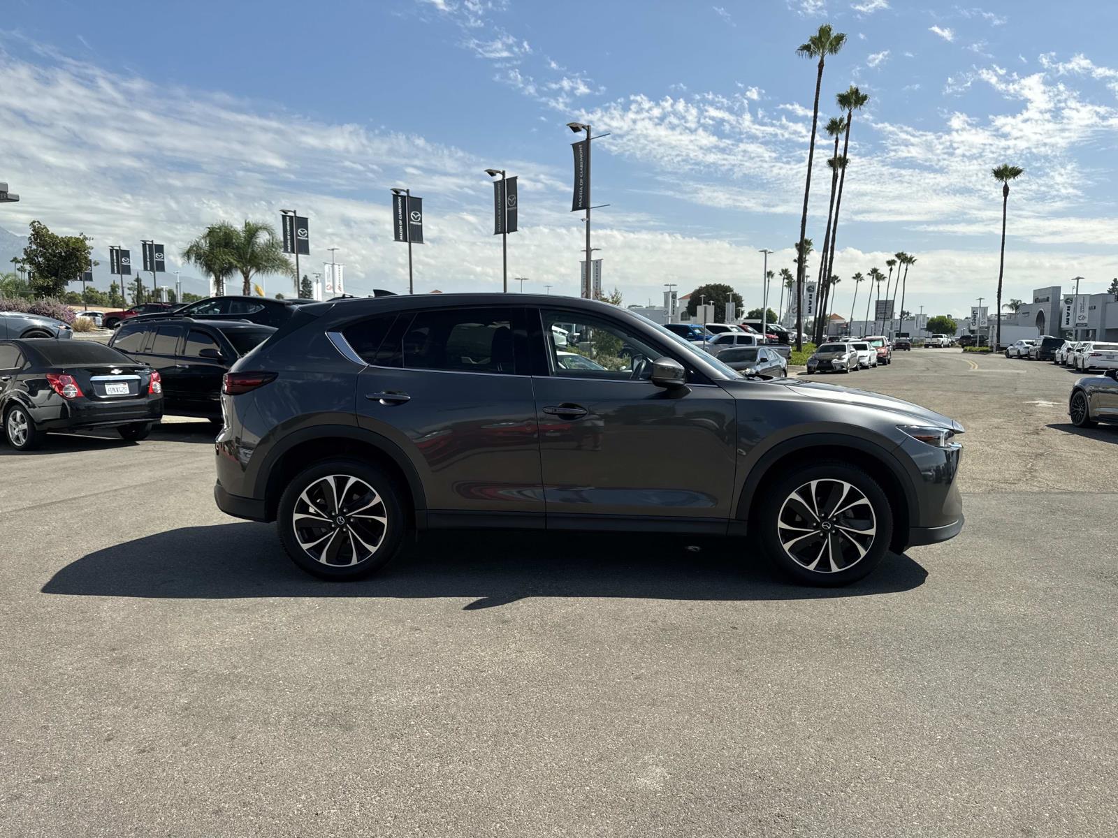 2022 Mazda CX-5 2.5 S Premium photo 3