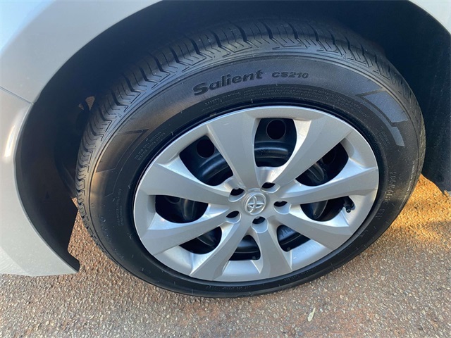 2024 Toyota Corolla LE photo 3