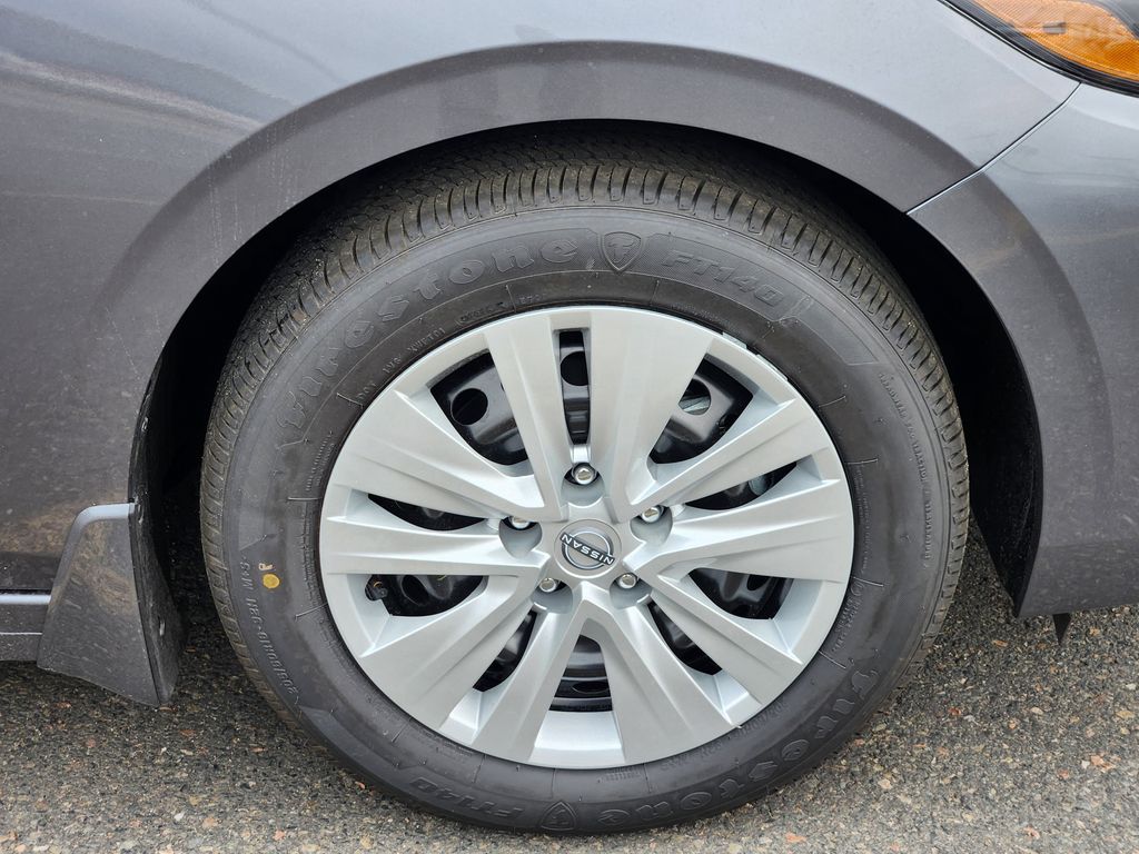 2025 Nissan Sentra S photo 9