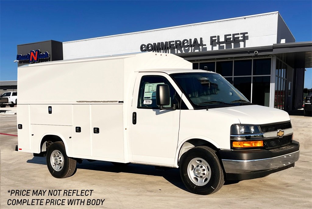 2025 Chevrolet Express Cutaway Base's photo