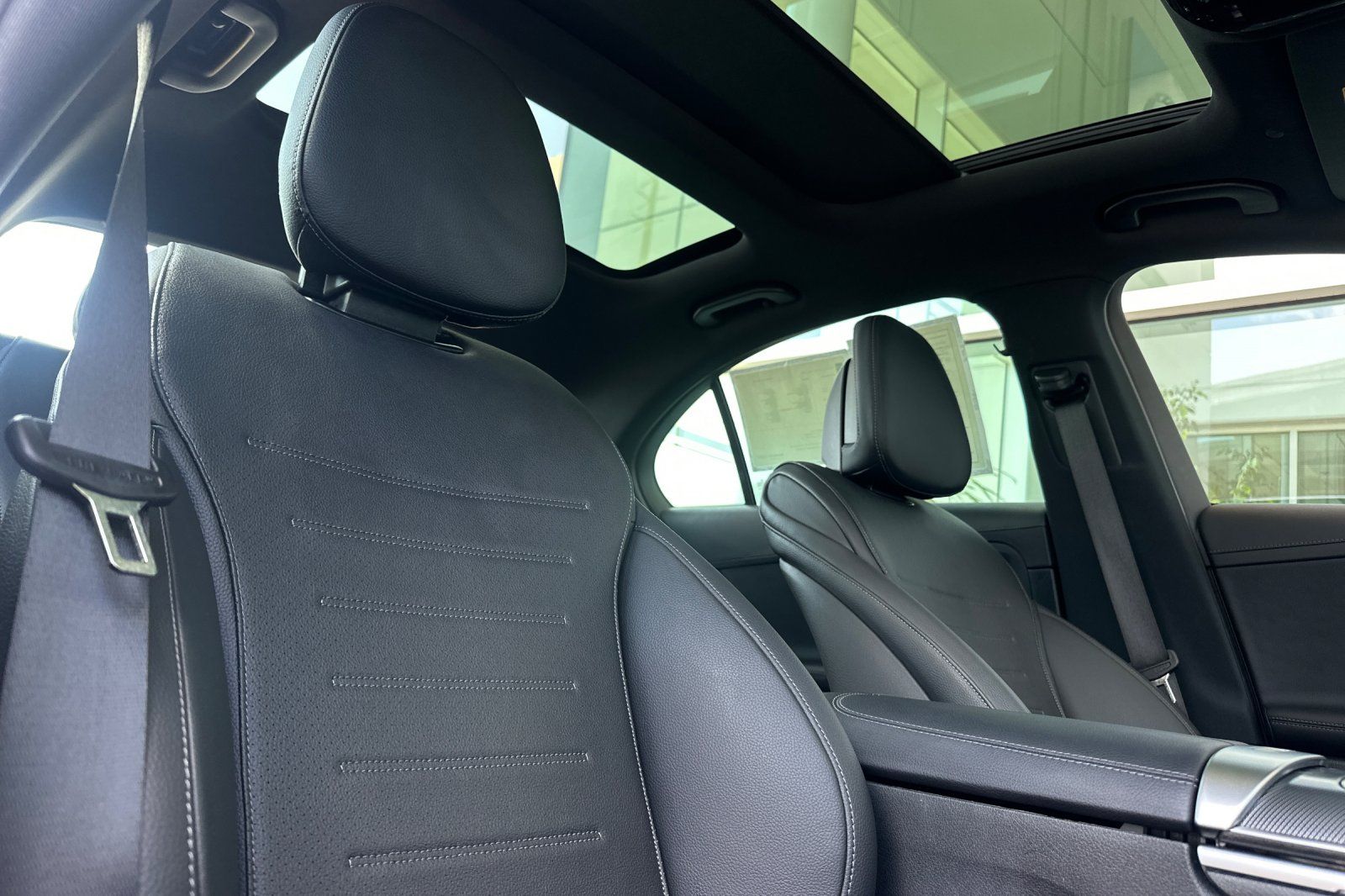 2025 Mercedes Benz C 300 photo 3