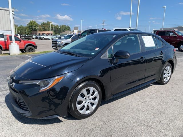2023 Toyota Corolla LE photo 3