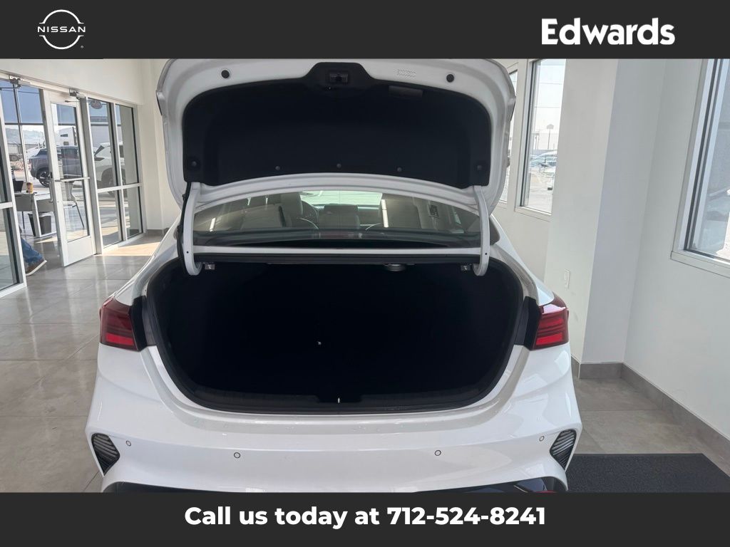 2023 Kia Forte GT photo 8